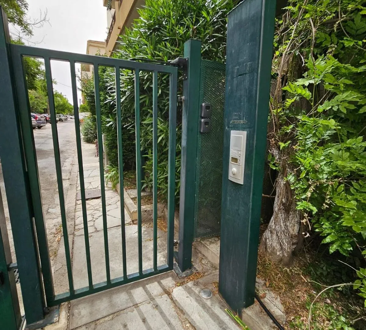 Provencal-Style Apartment Aix-en-Provence