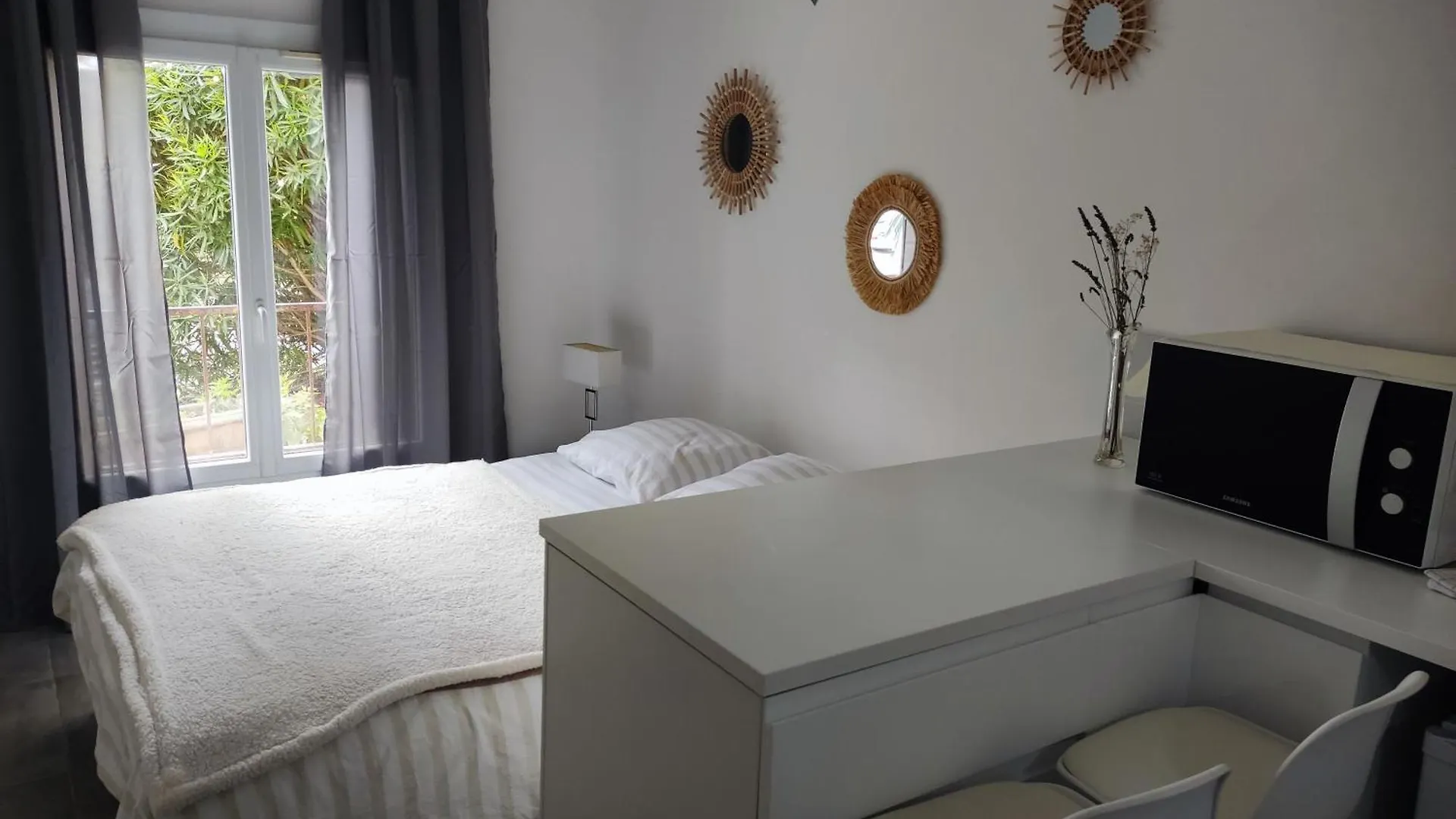 Provencal-Style Apartment Aix-en-Provence 0*,  France