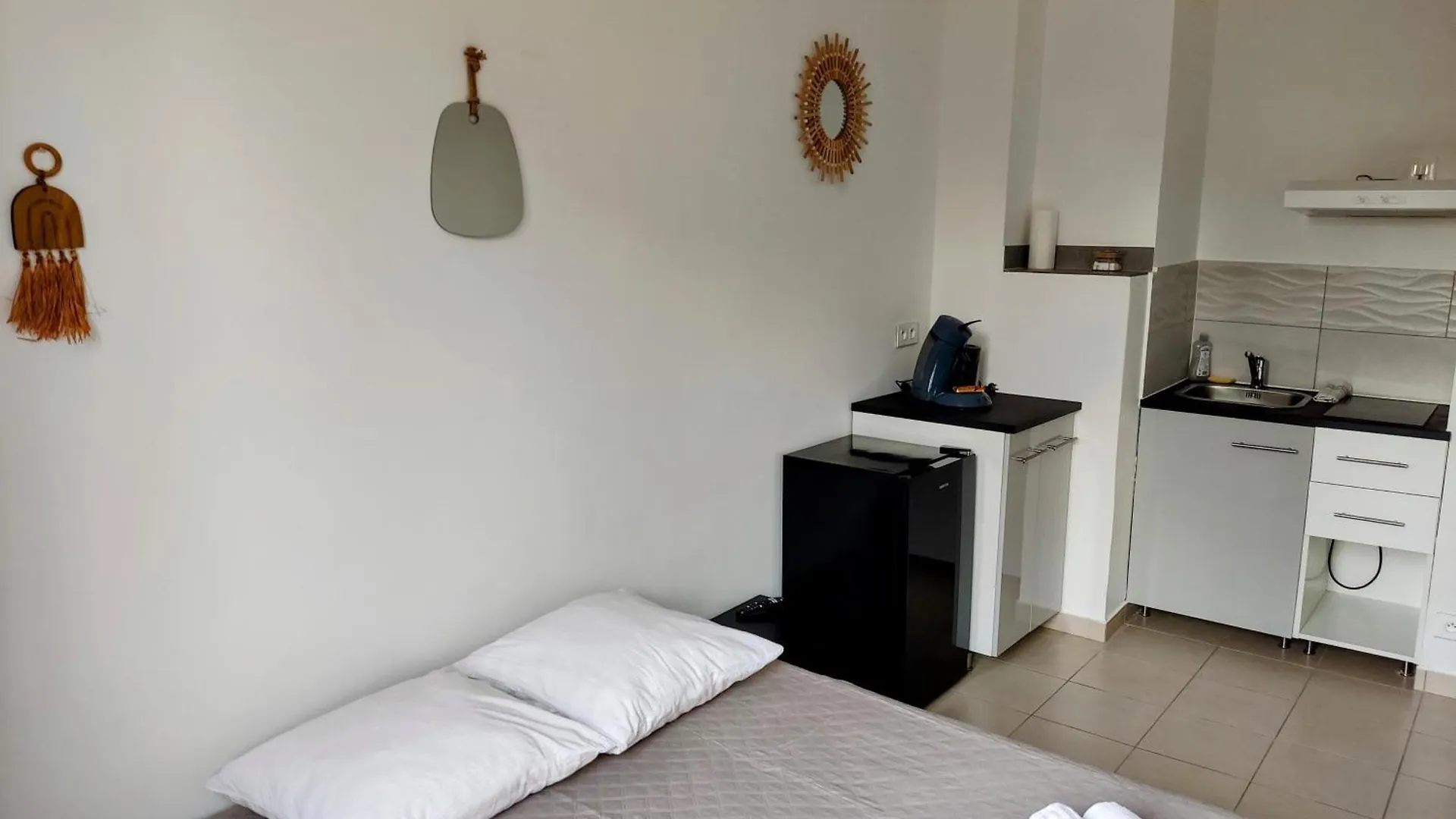 Provencal-Style Apartment Aix-en-Provence 0*,  France