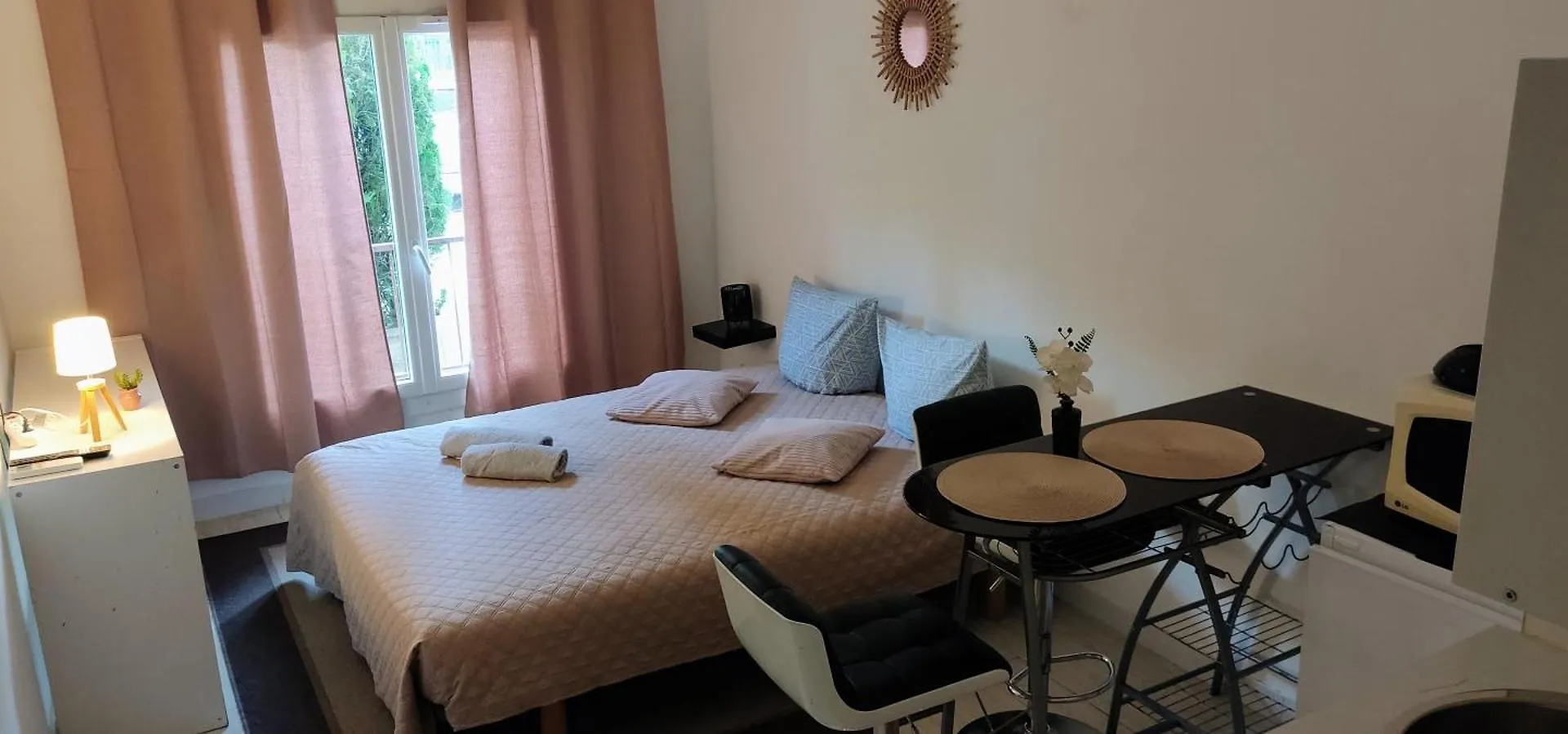 Provencal-Style Apartment Aix-en-Provence Francia