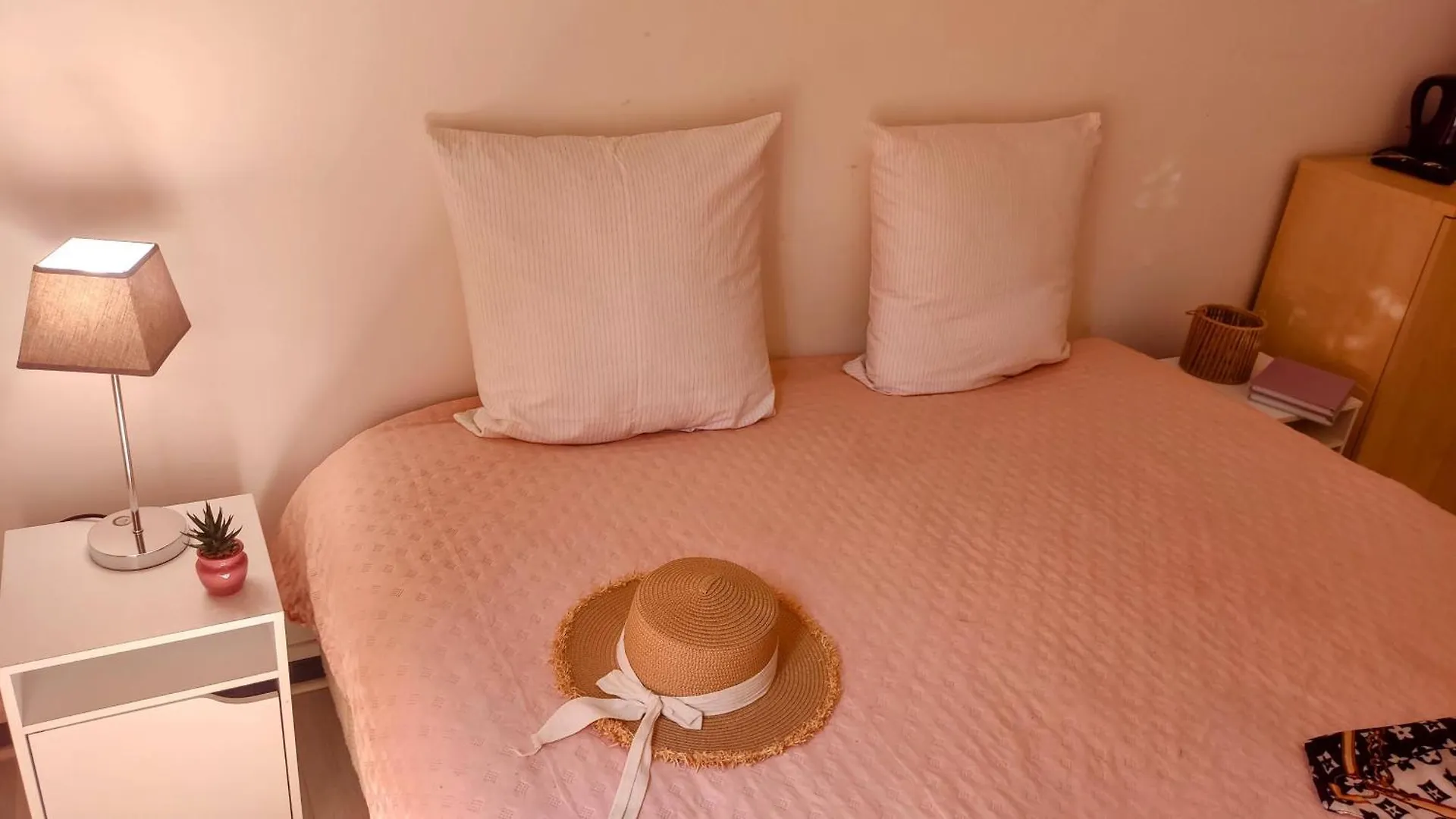 Provencal-Style Apartment Aix-en-Provence 0*,  Francia