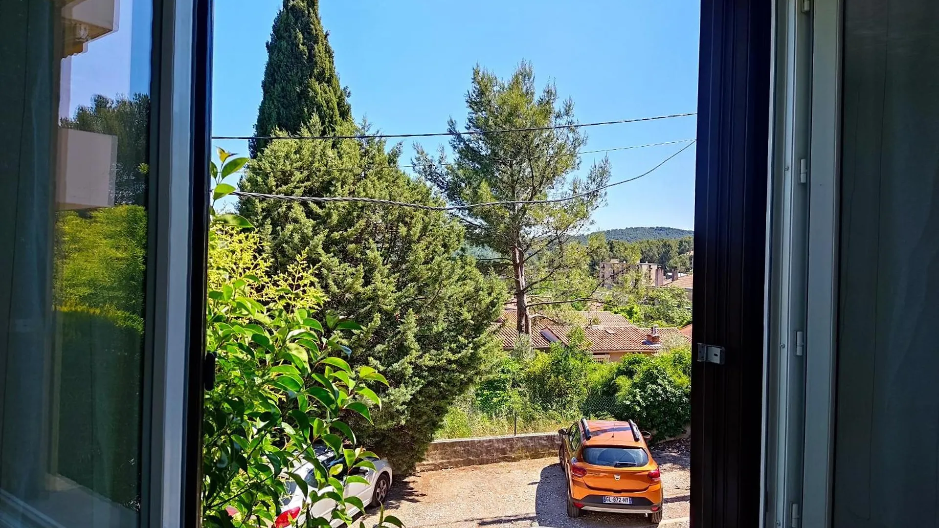 Provencal-Style Apartment Aix-en-Provence 0*,  France