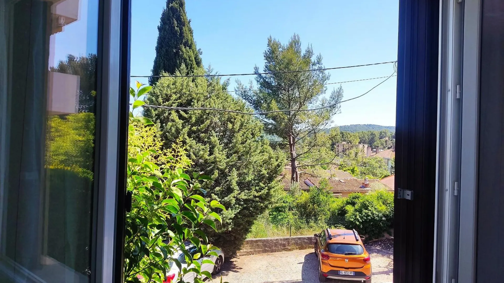 Provencal-Style Apartment Aix-en-Provence