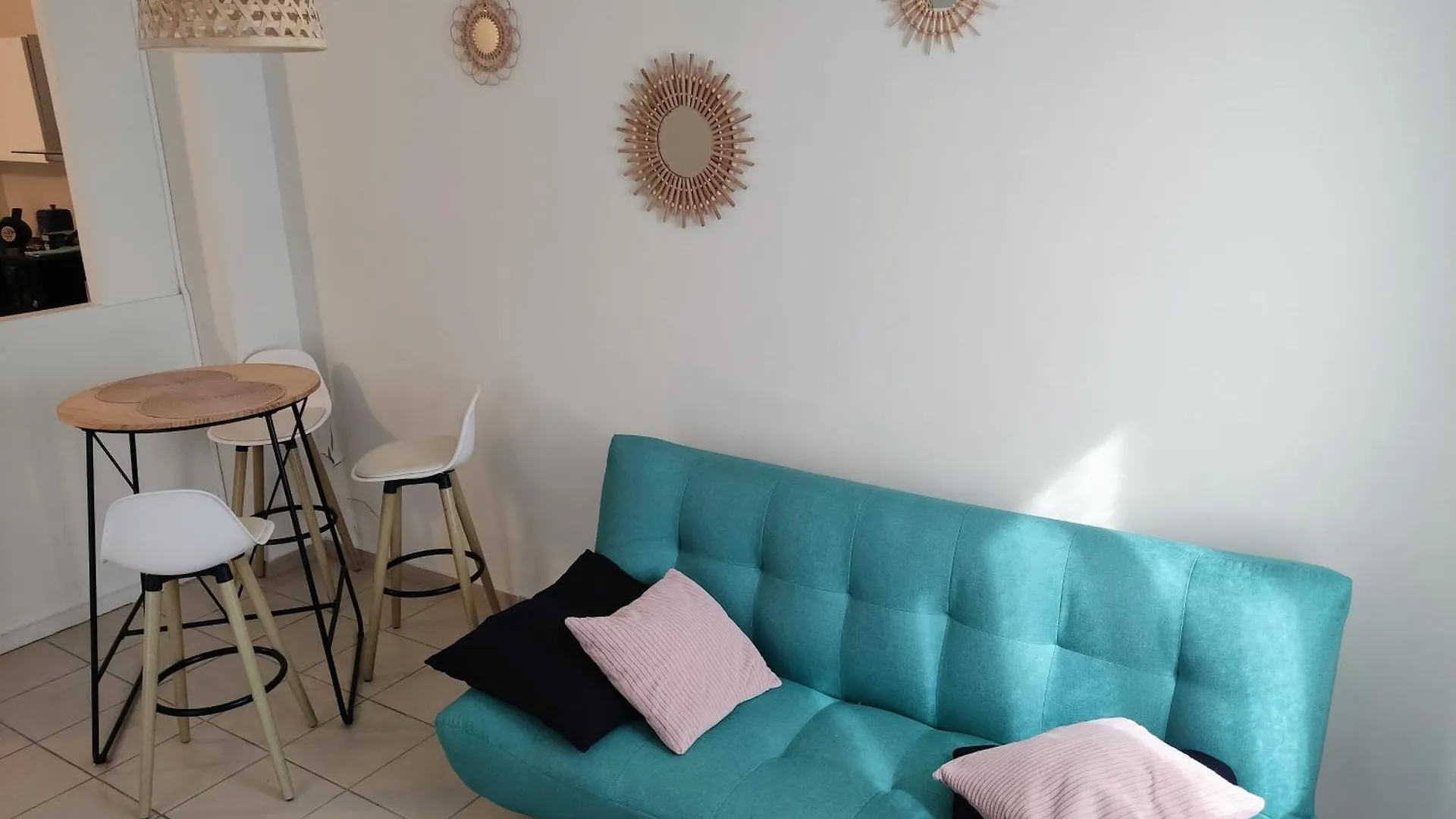 Provencal-Style Apartment Aix-en-Provence France