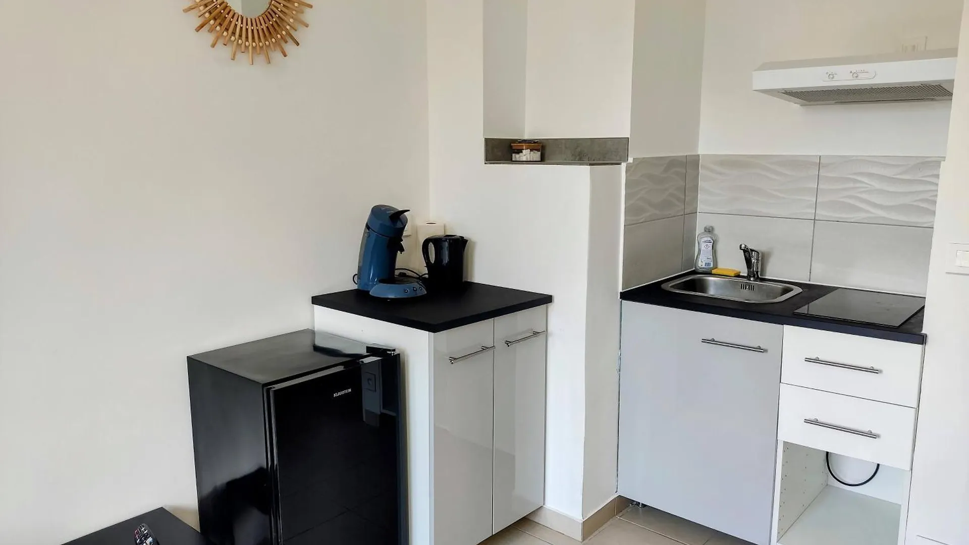 Provencal-Style Apartment Aix-en-Provence